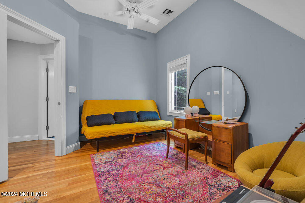 7 Shadow Ridge Court