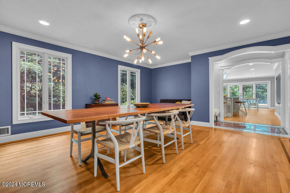 7 Shadow Ridge Court