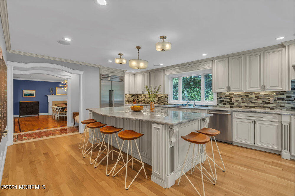 7 Shadow Ridge Court