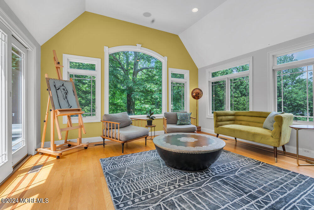 7 Shadow Ridge Court