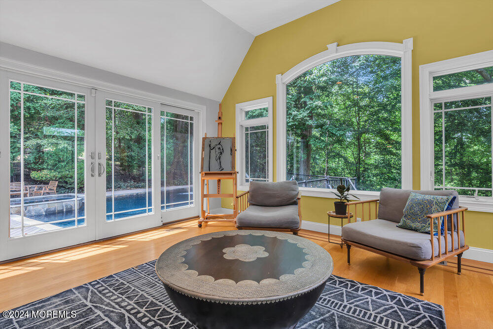 7 Shadow Ridge Court