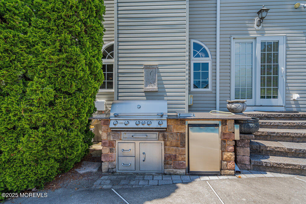 101 Taft Court