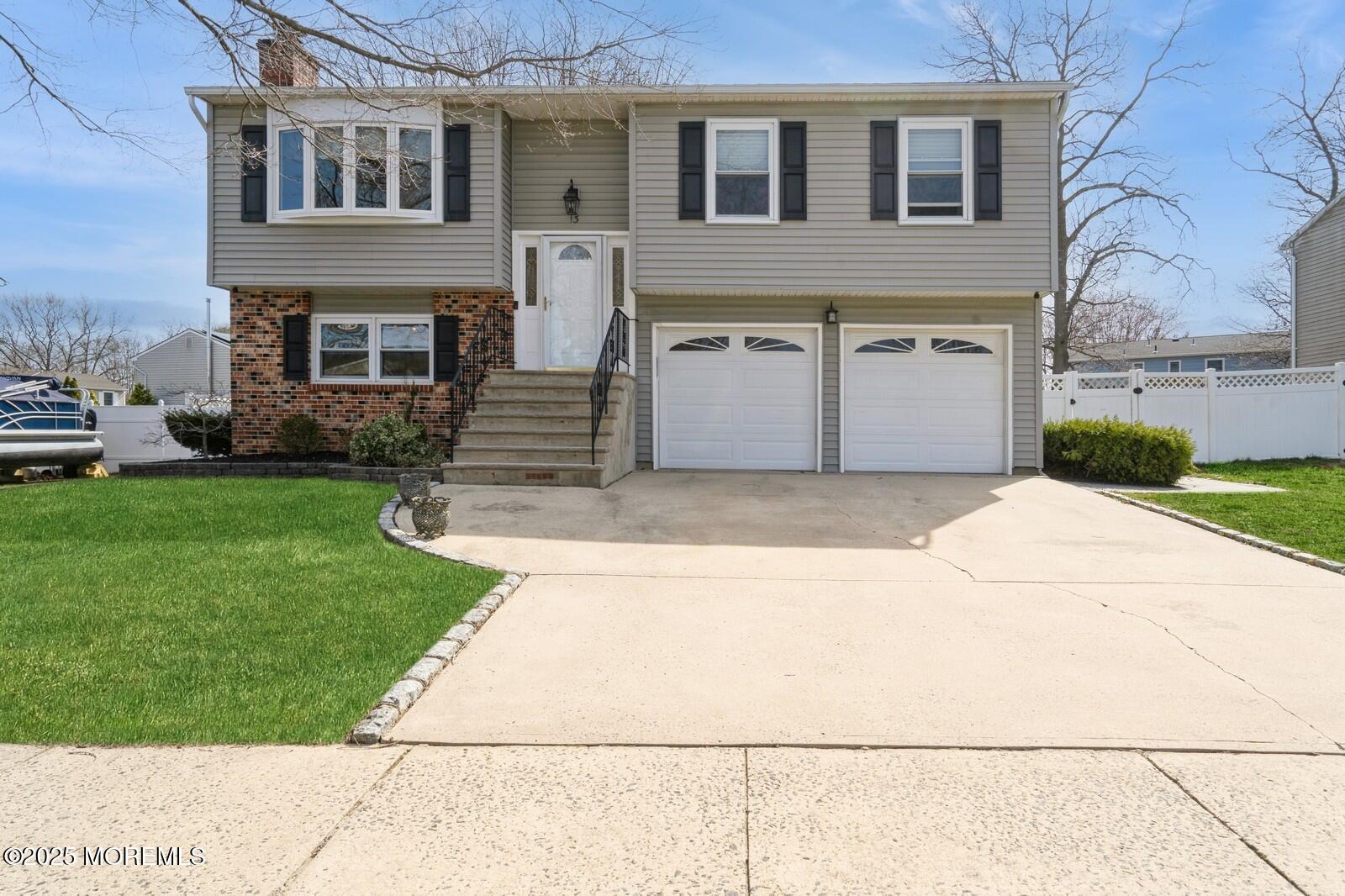 13 Ivy Place
