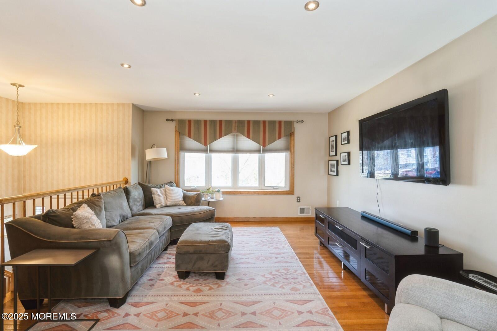 13 Ivy Place