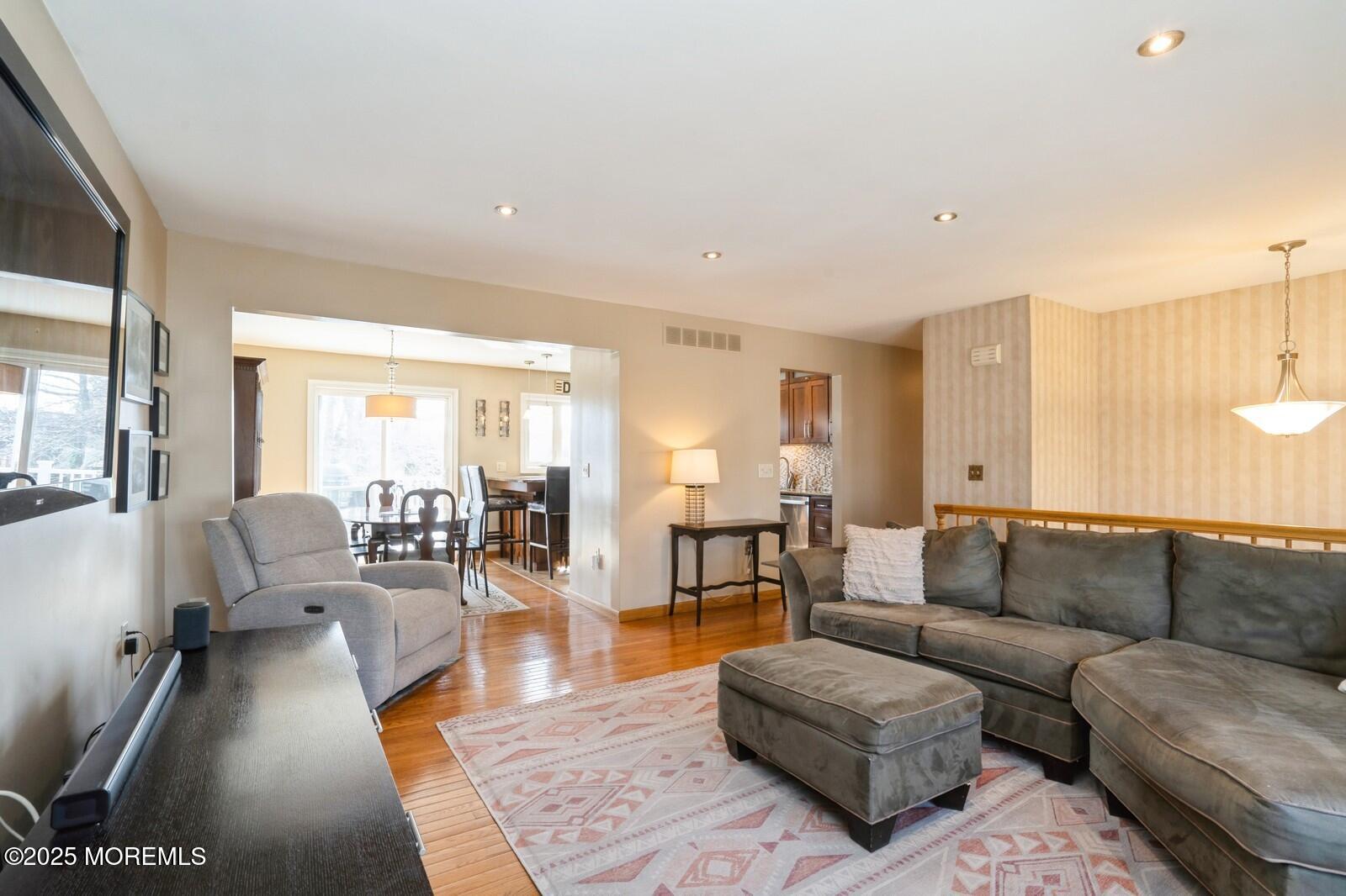 13 Ivy Place