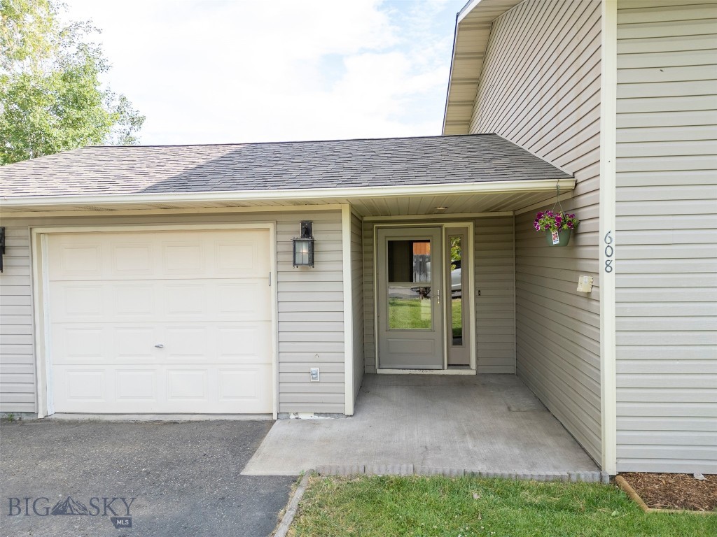 608 Mayfair Drive