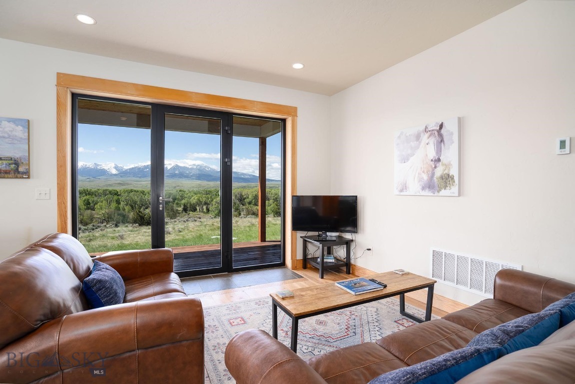 275 Convict Grade Road