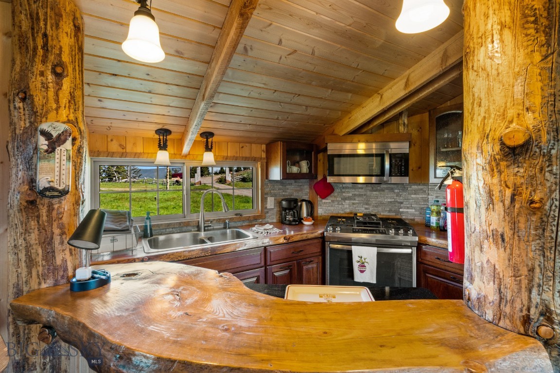 125 Rocky Mountain Meadows