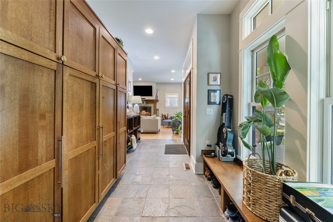 425 S Yellowstone Street