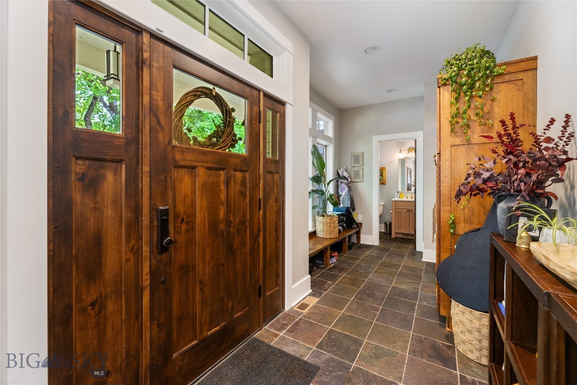 425 S Yellowstone Street