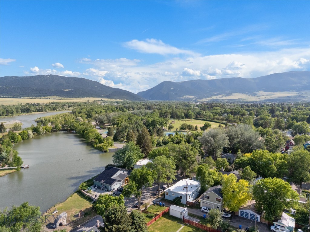 425 S Yellowstone Street