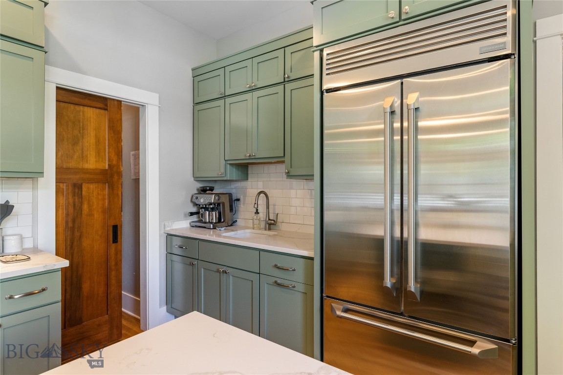 425 S Yellowstone Street