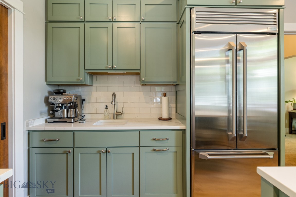 425 S Yellowstone Street