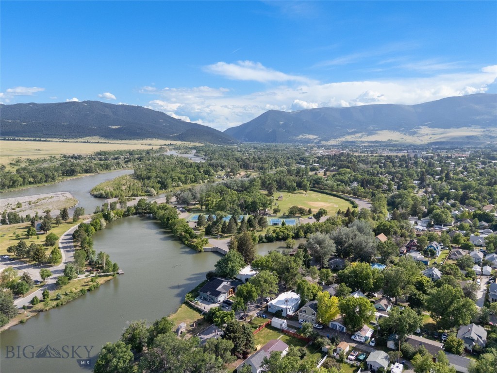 425 S Yellowstone Street