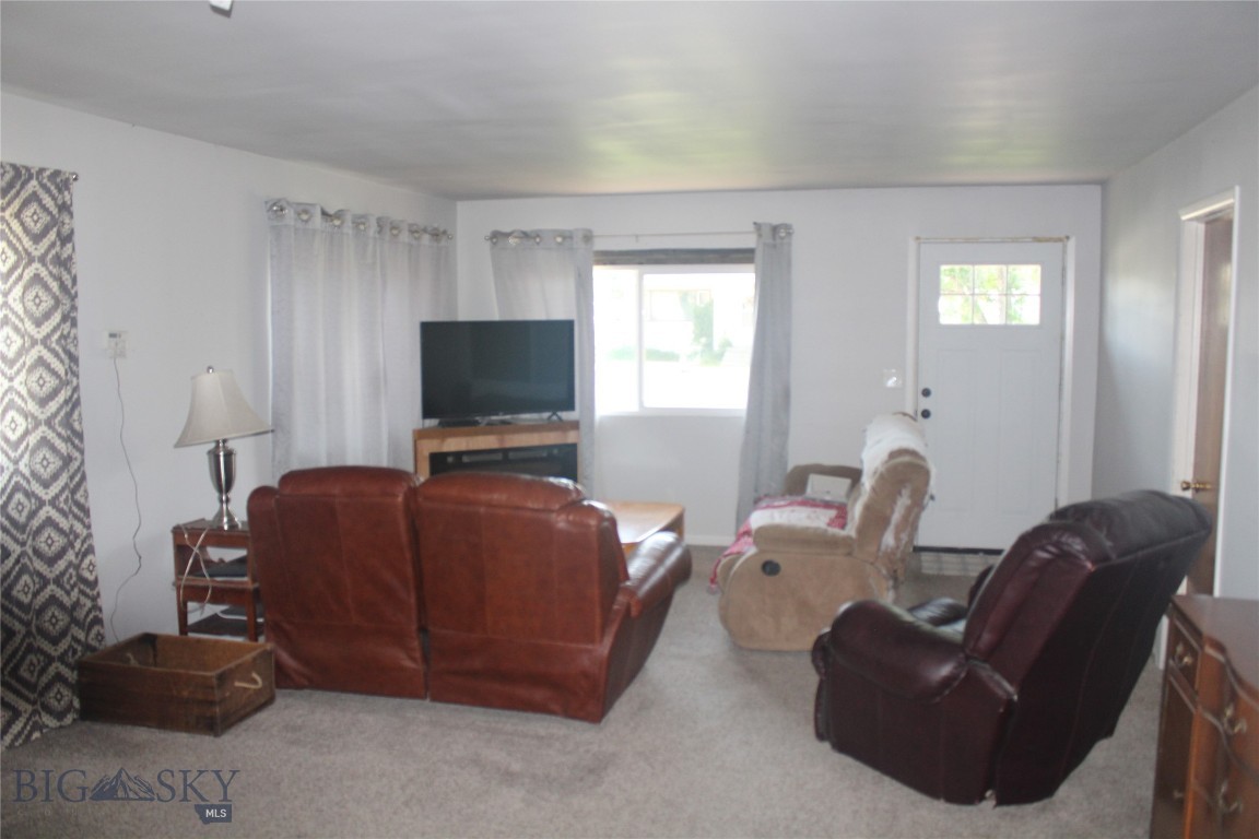 711 Silverbow Avenue