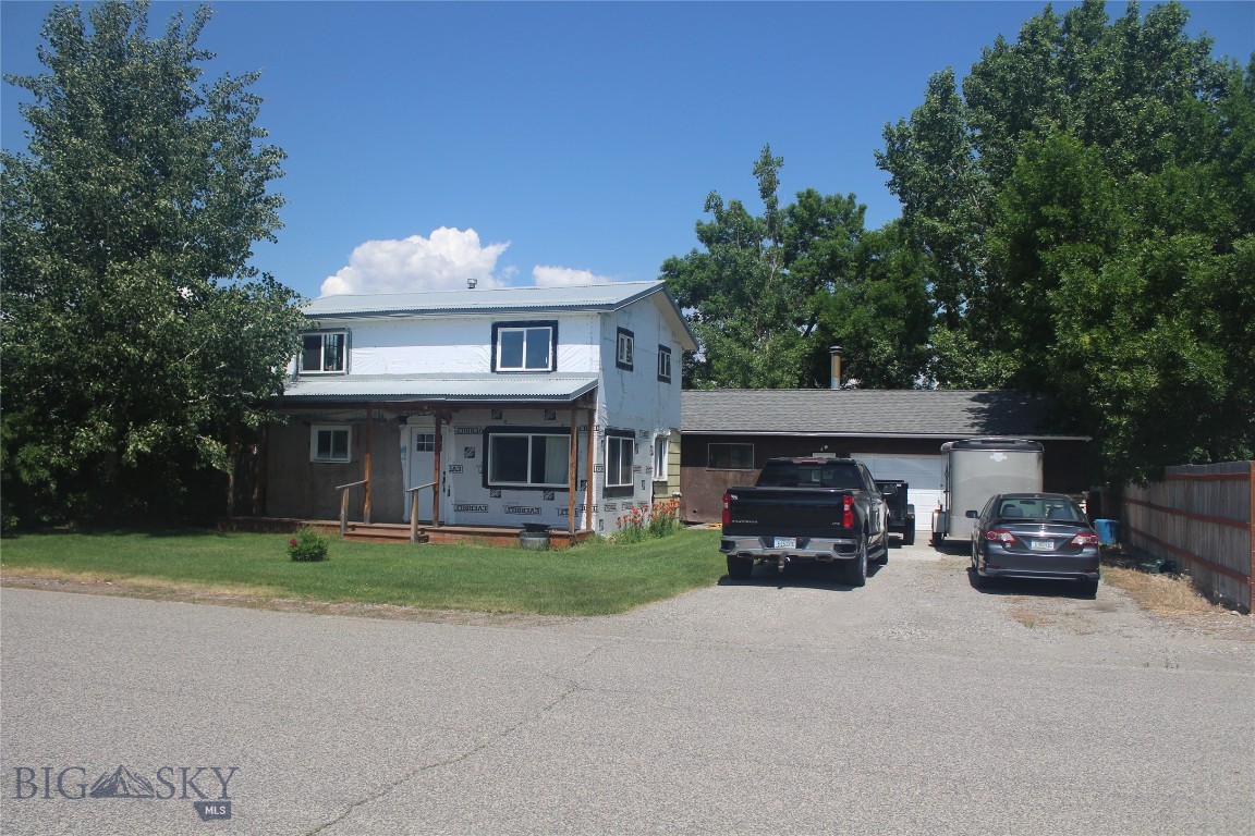 711 Silverbow Avenue