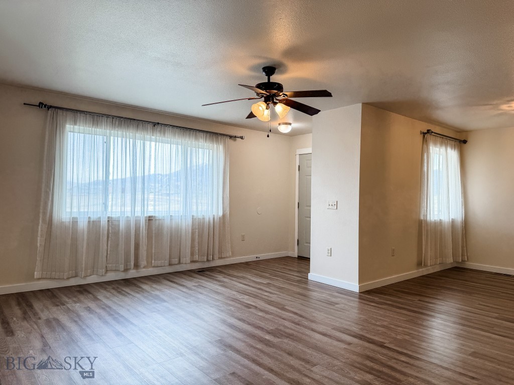1002 Sky View Trail