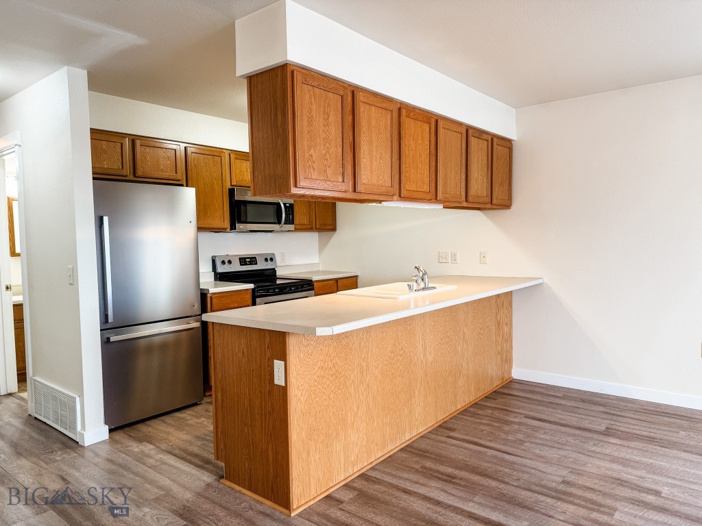 1002 Sky View Trail