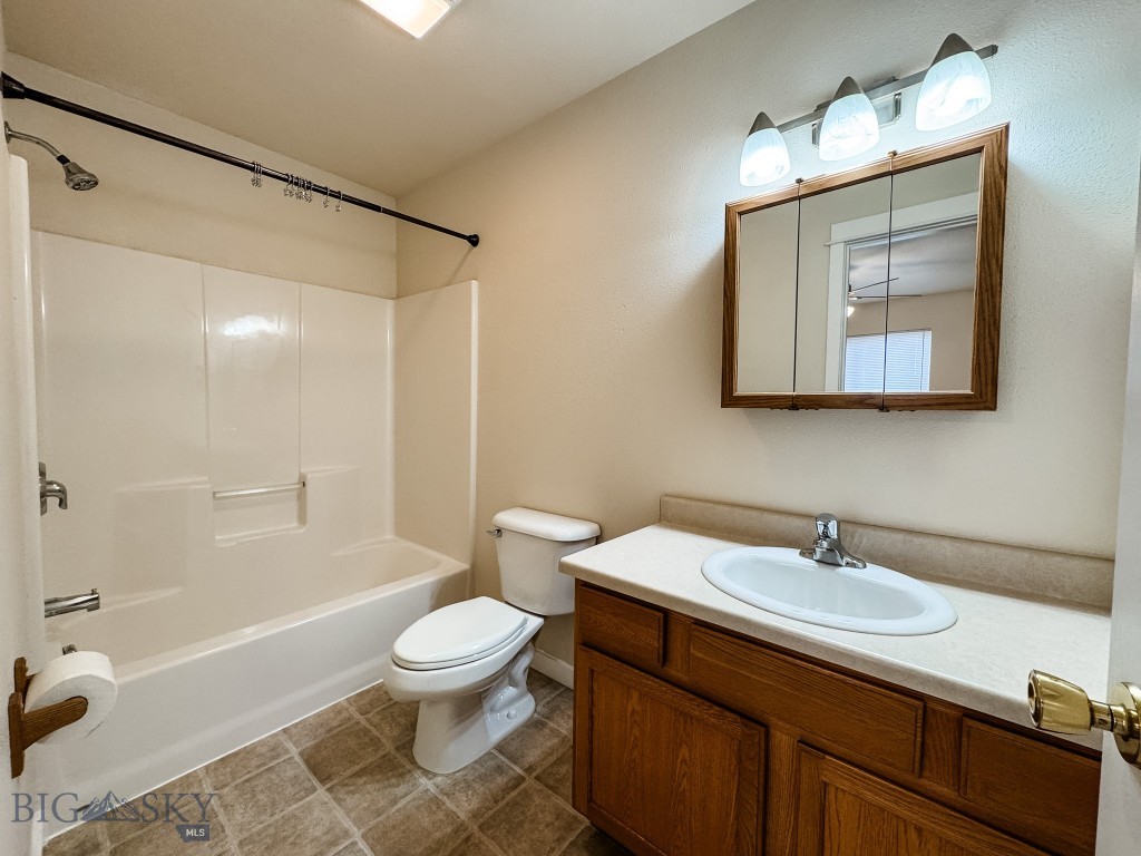 1002 Sky View Trail