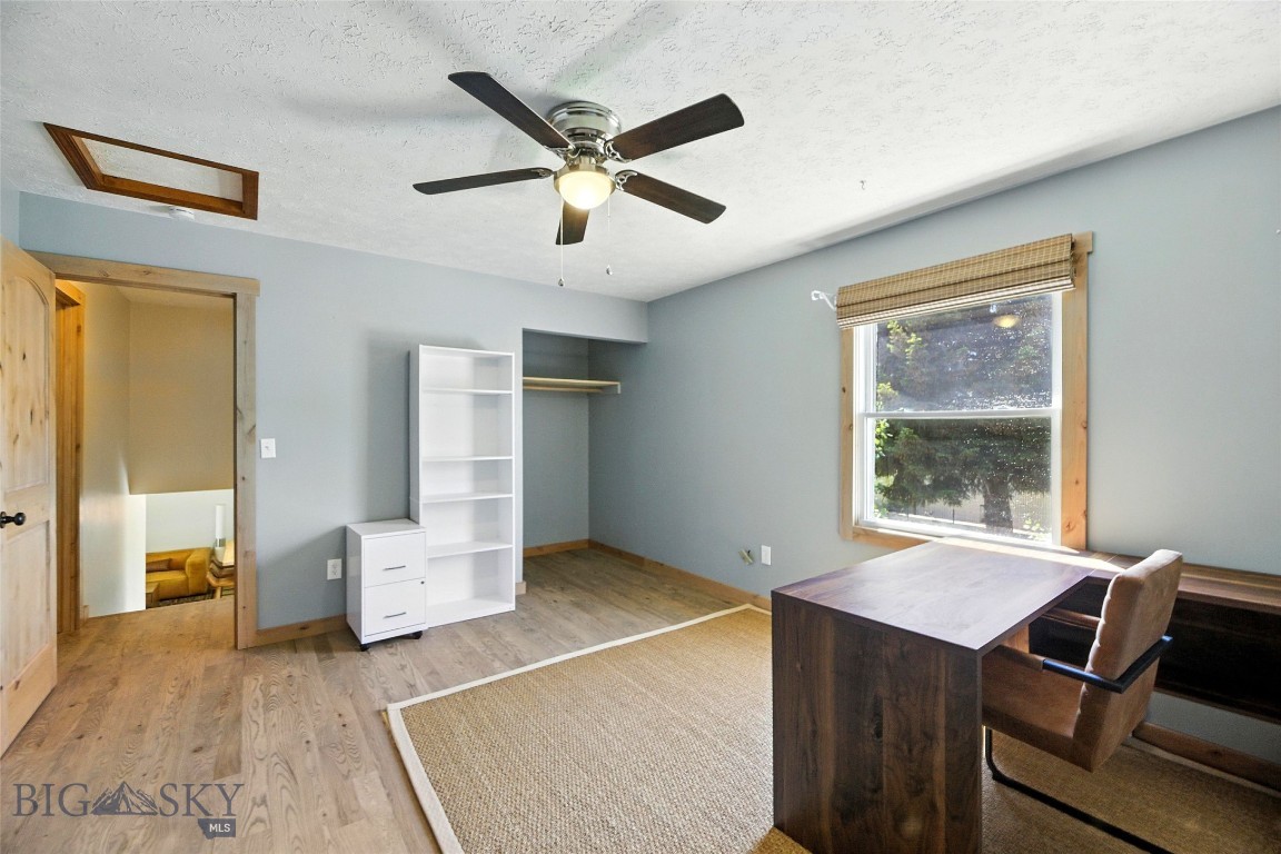 11 N Yellowstone Avenue