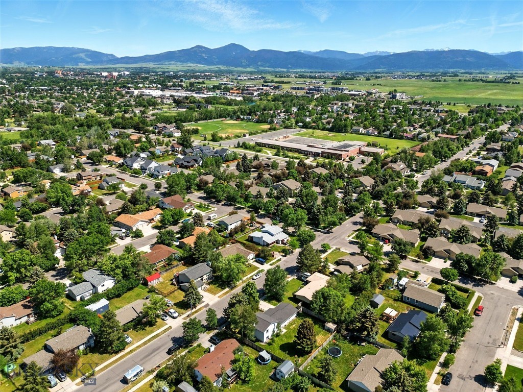 11 N Yellowstone Avenue