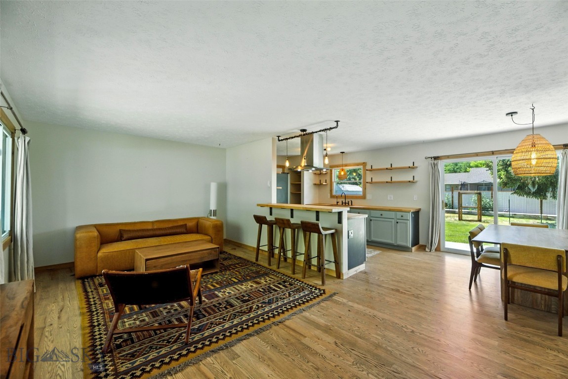 11 N Yellowstone Avenue