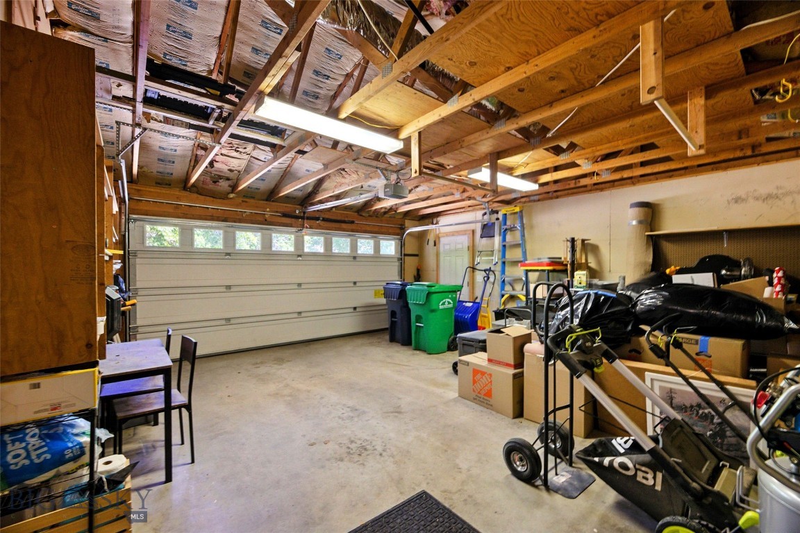 11 N Yellowstone Avenue