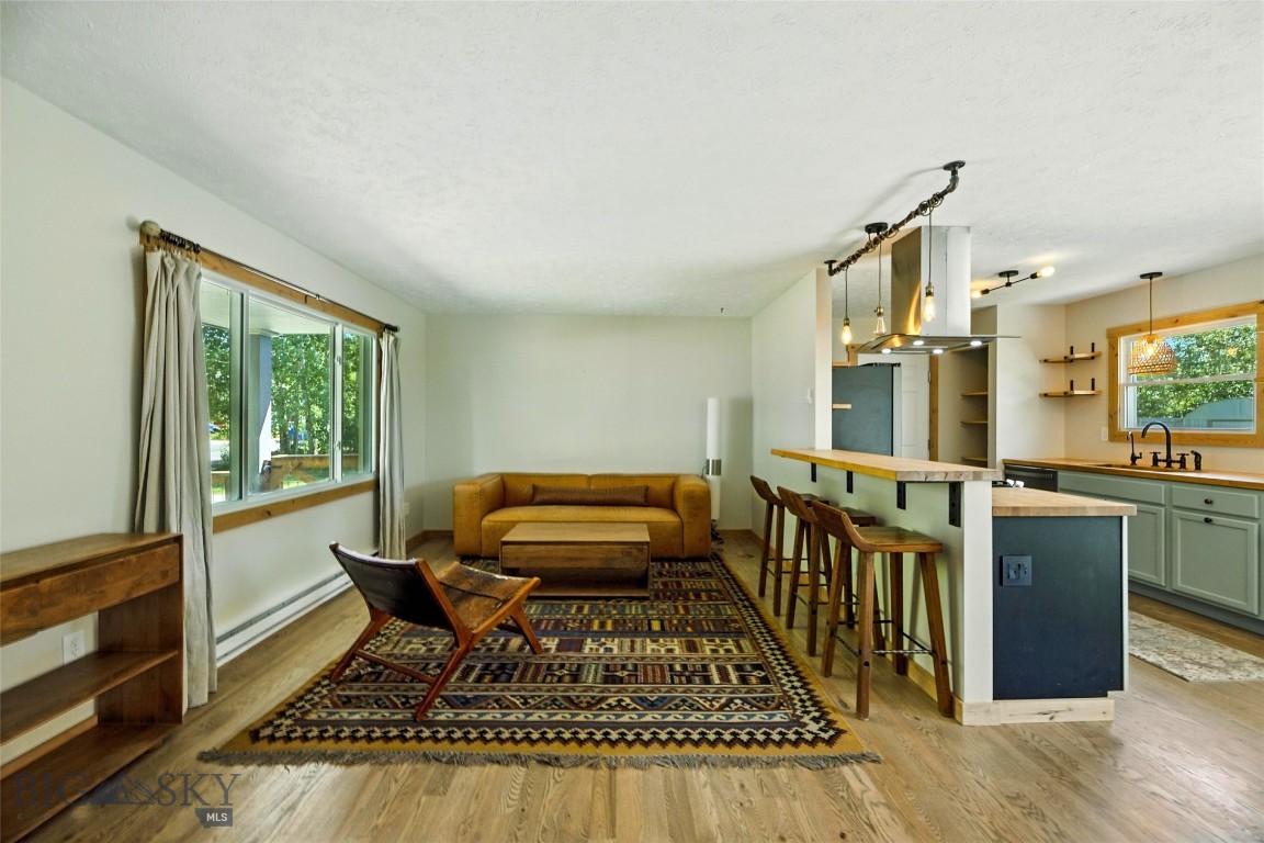 11 N Yellowstone Avenue