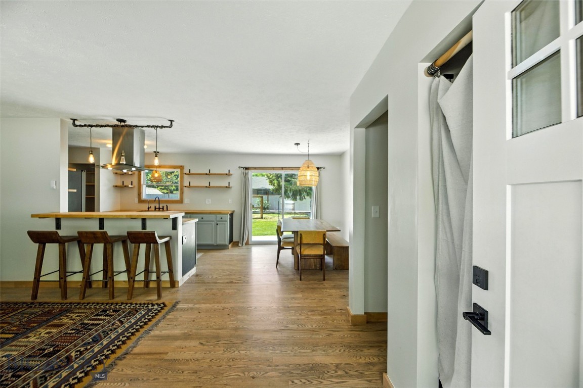 11 N Yellowstone Avenue