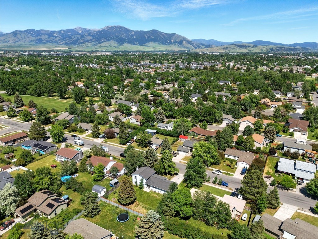 11 N Yellowstone Avenue