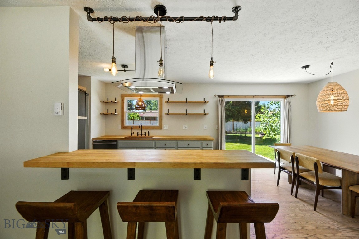 11 N Yellowstone Avenue