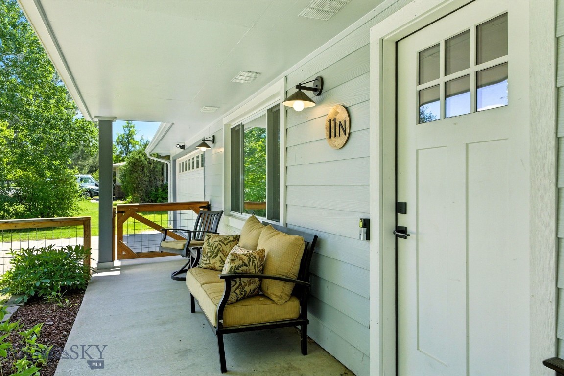 11 N Yellowstone Avenue