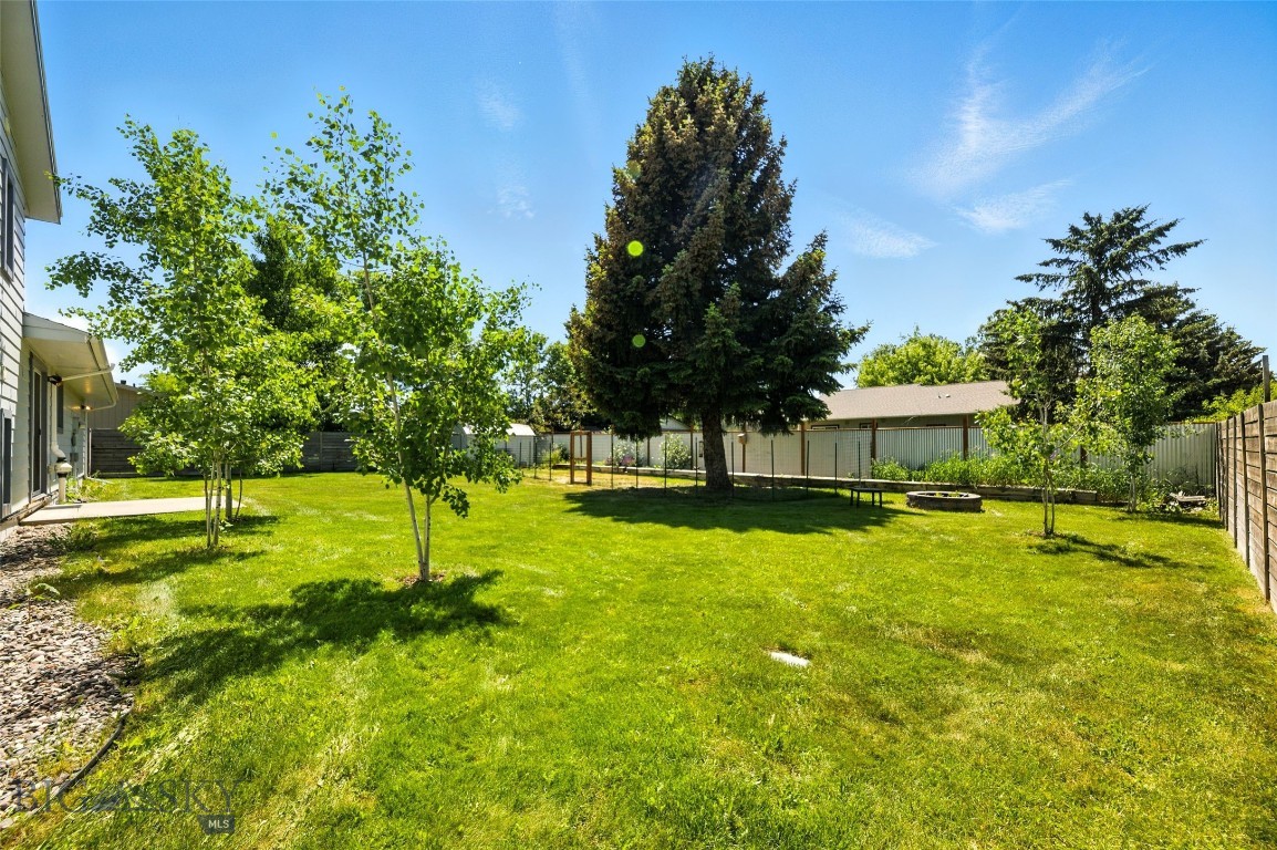 11 N Yellowstone Avenue