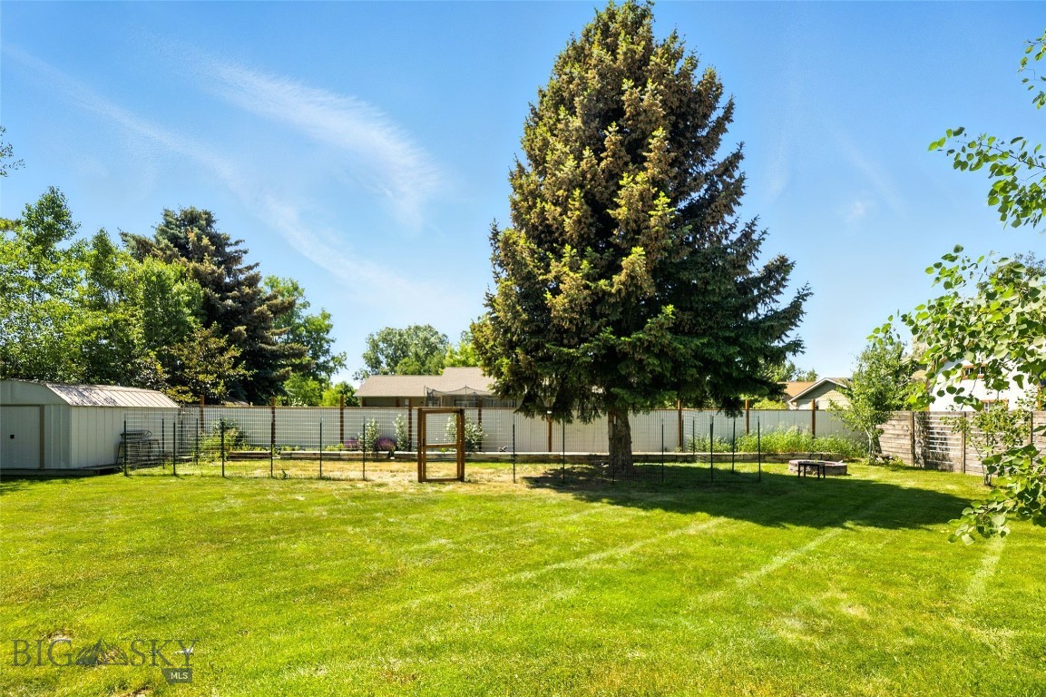 11 N Yellowstone Avenue