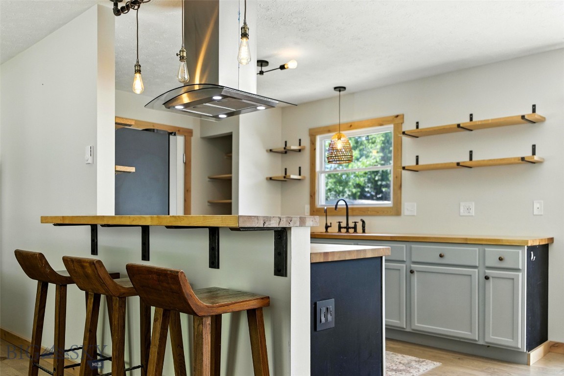 11 N Yellowstone Avenue