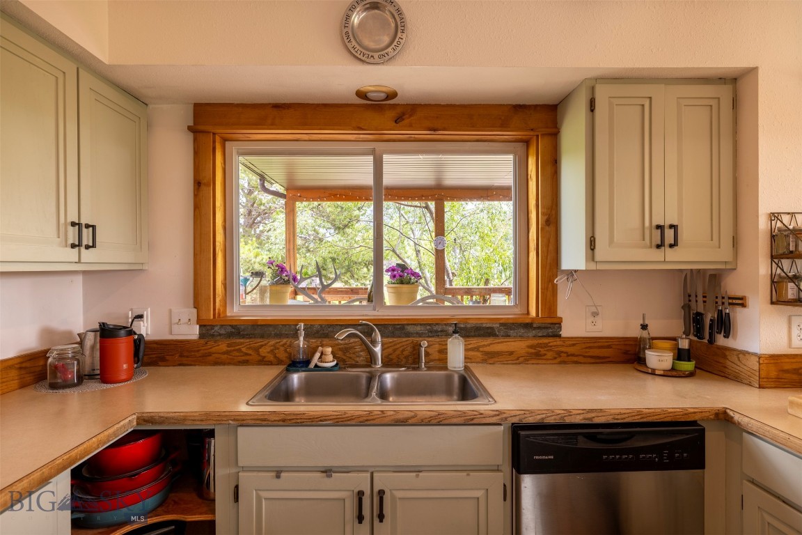 3550 Yellowbell Road