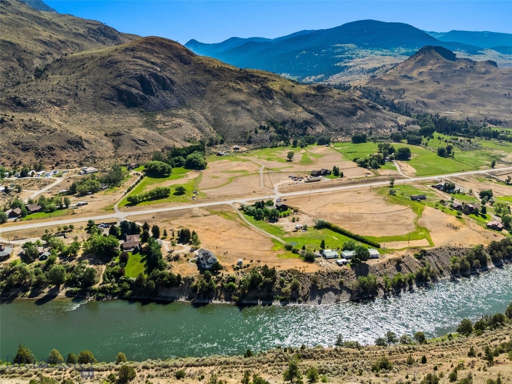 1065 US Highway 89 S