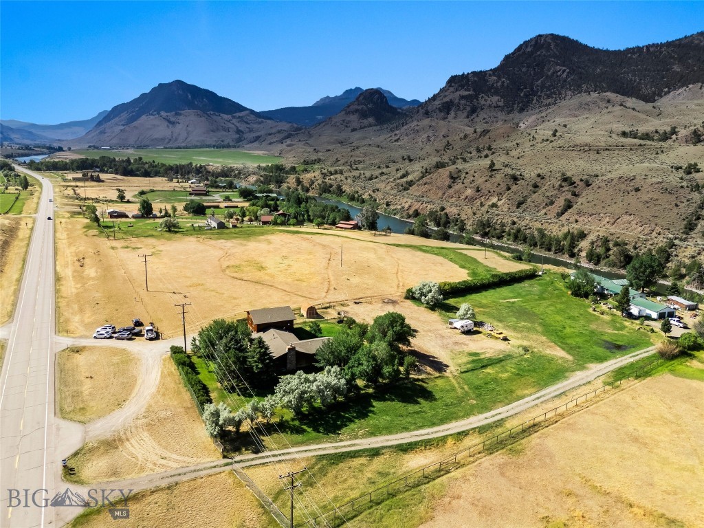1065 US Highway 89 S