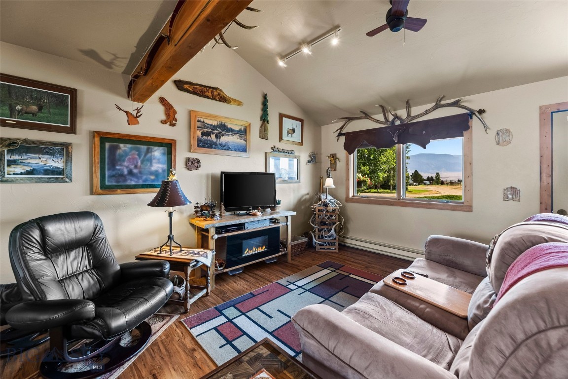 10 S Rainbow Loop Drive