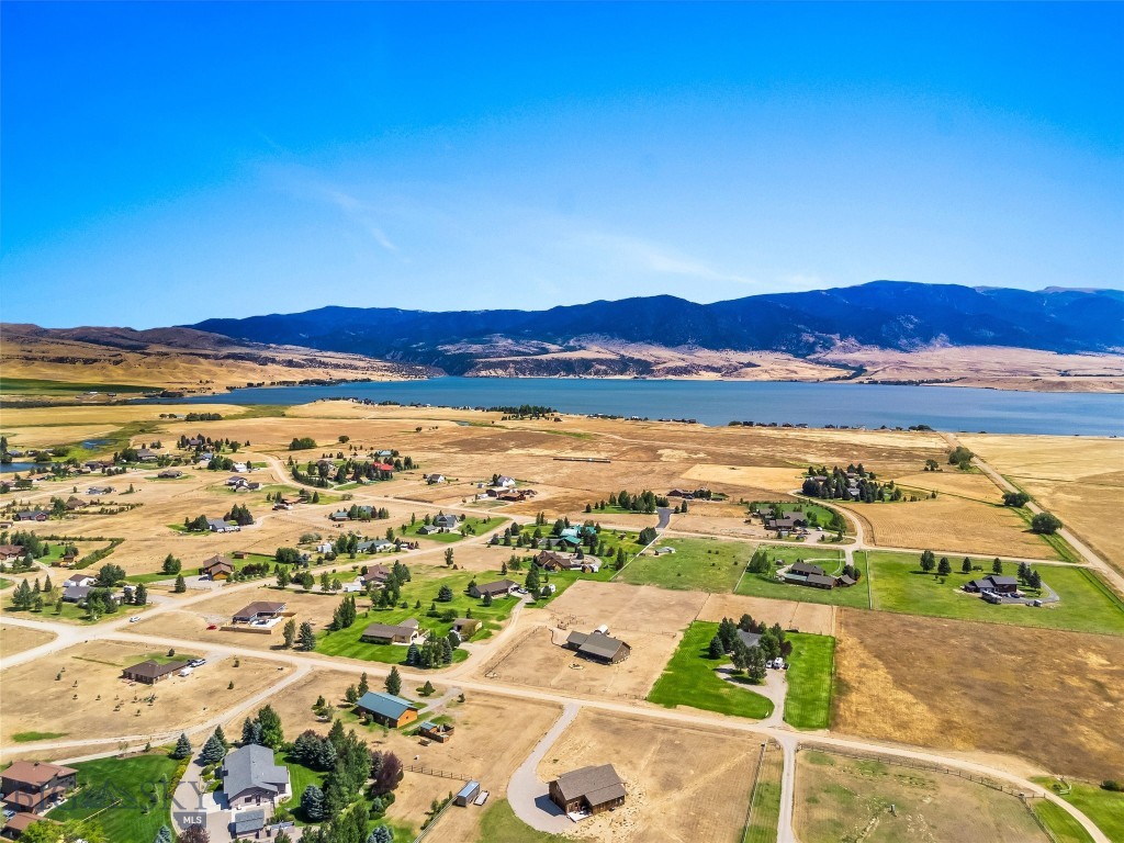 10 S Rainbow Loop Drive