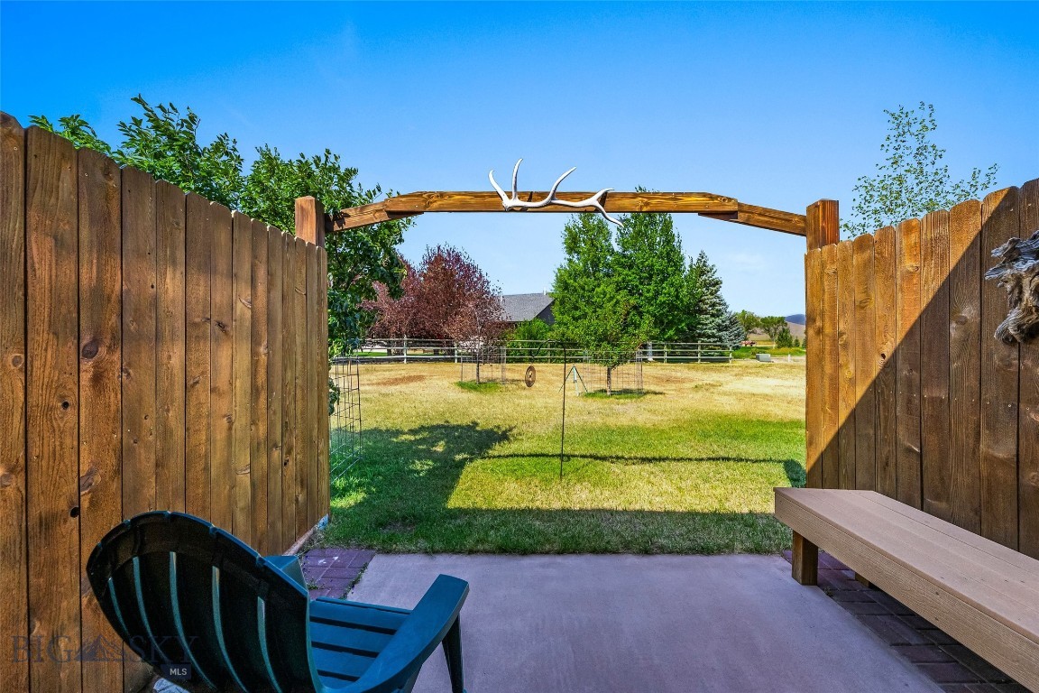 10 S Rainbow Loop Drive