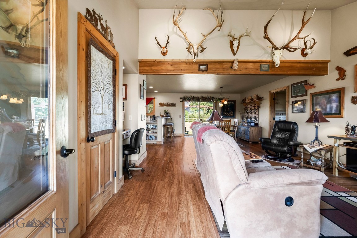 10 S Rainbow Loop Drive