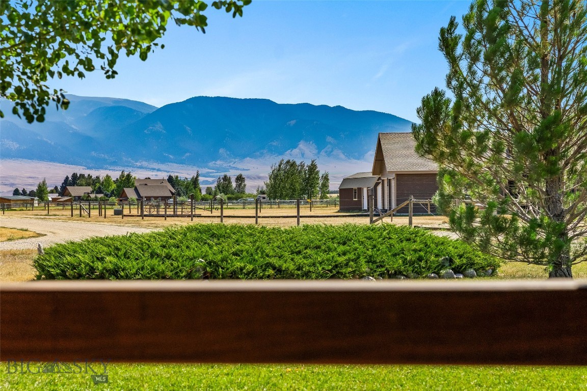 10 S Rainbow Loop Drive