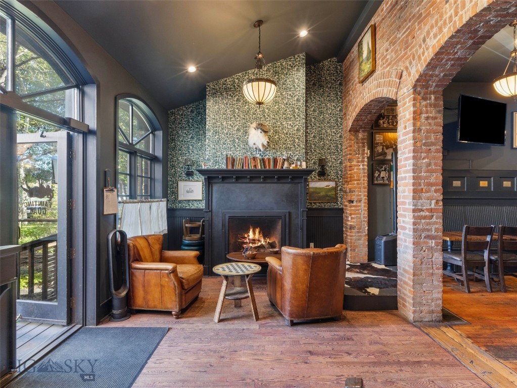 122 N Main Street