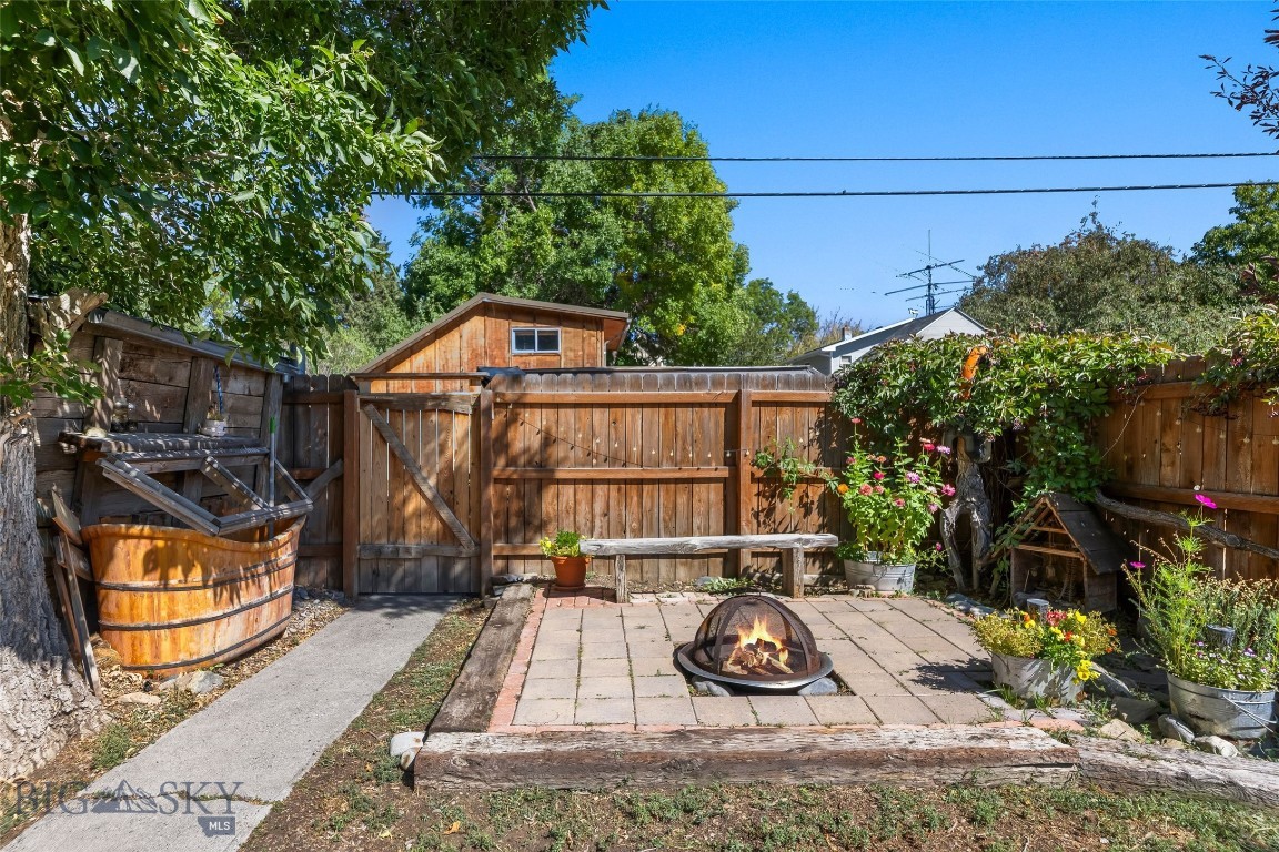 213 S 9th Street