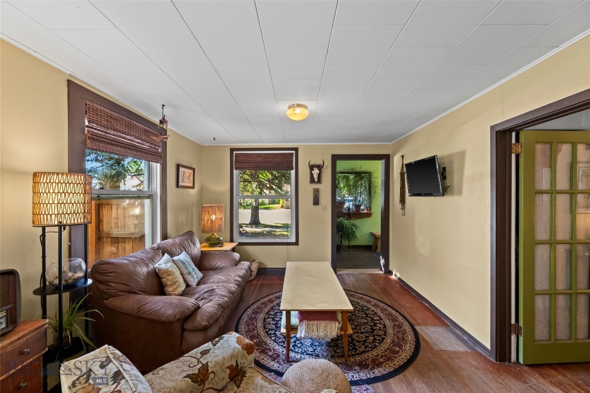 213 S 9th Street