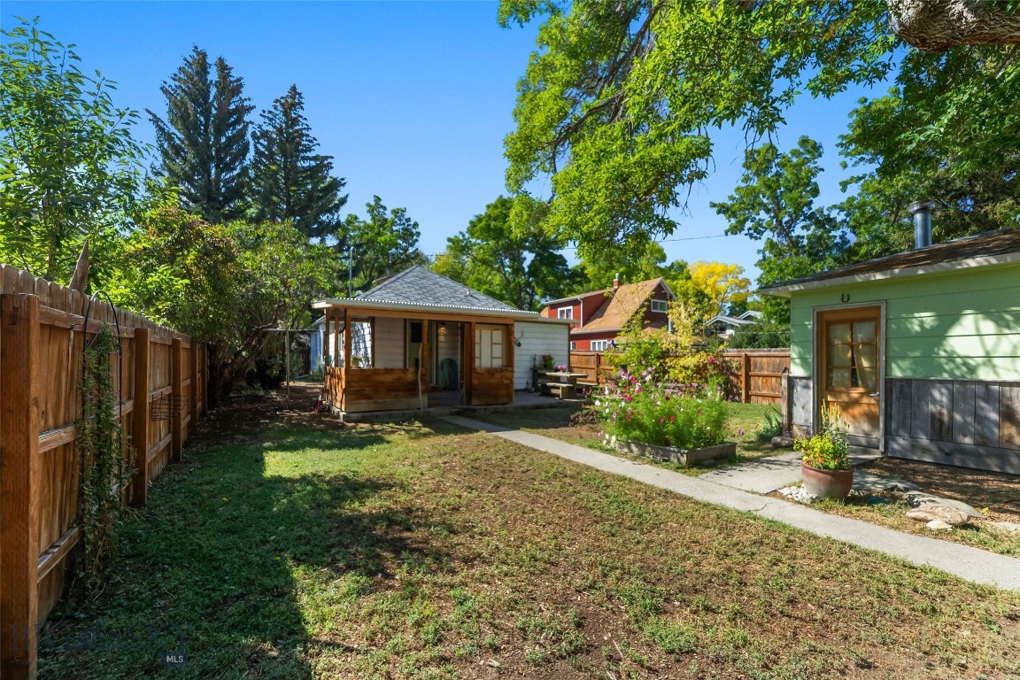 213 S 9th Street