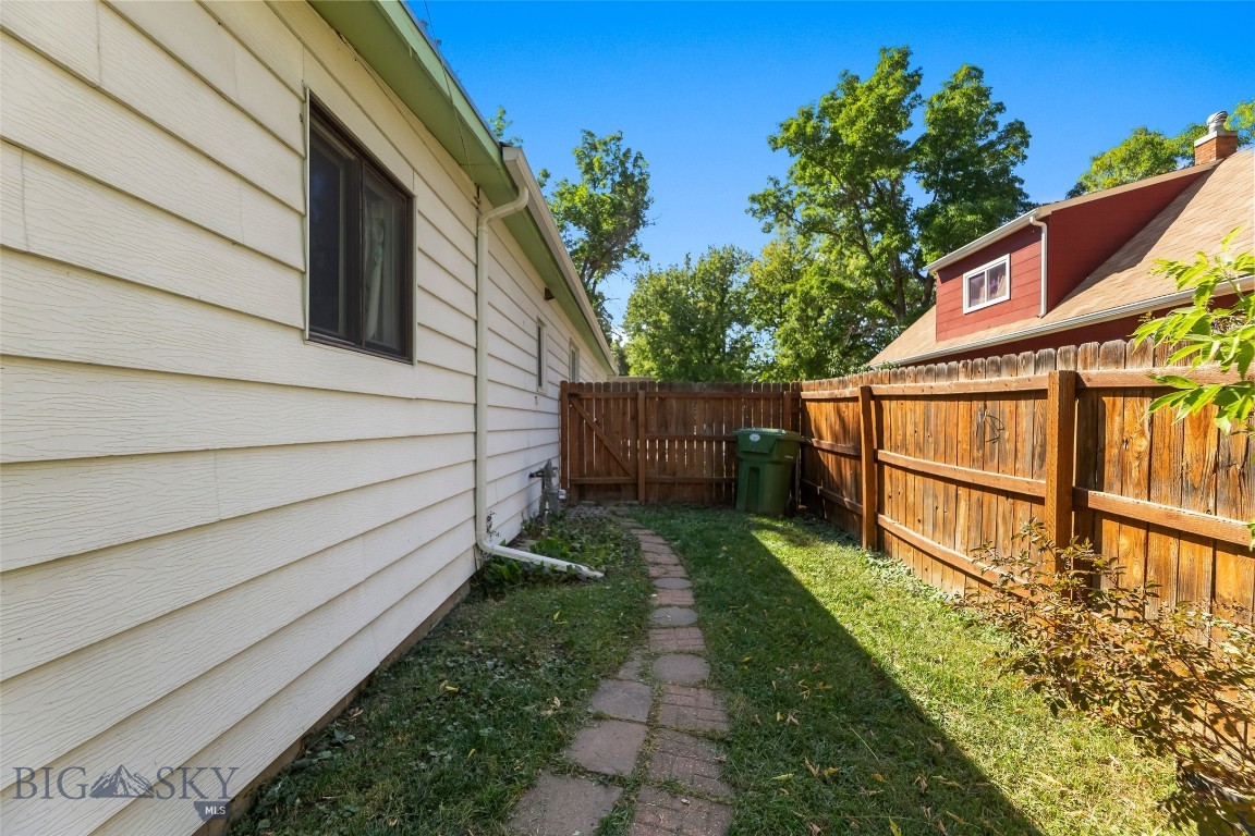 213 S 9th Street