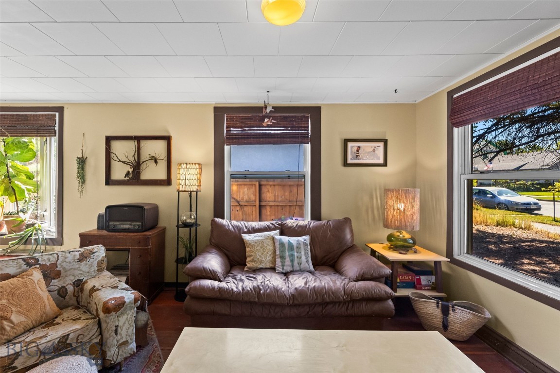 213 S 9th Street