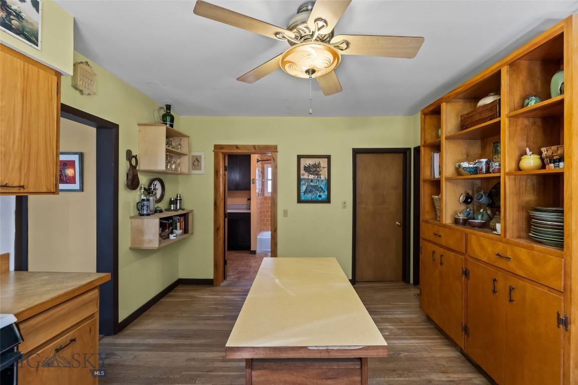 213 S 9th Street